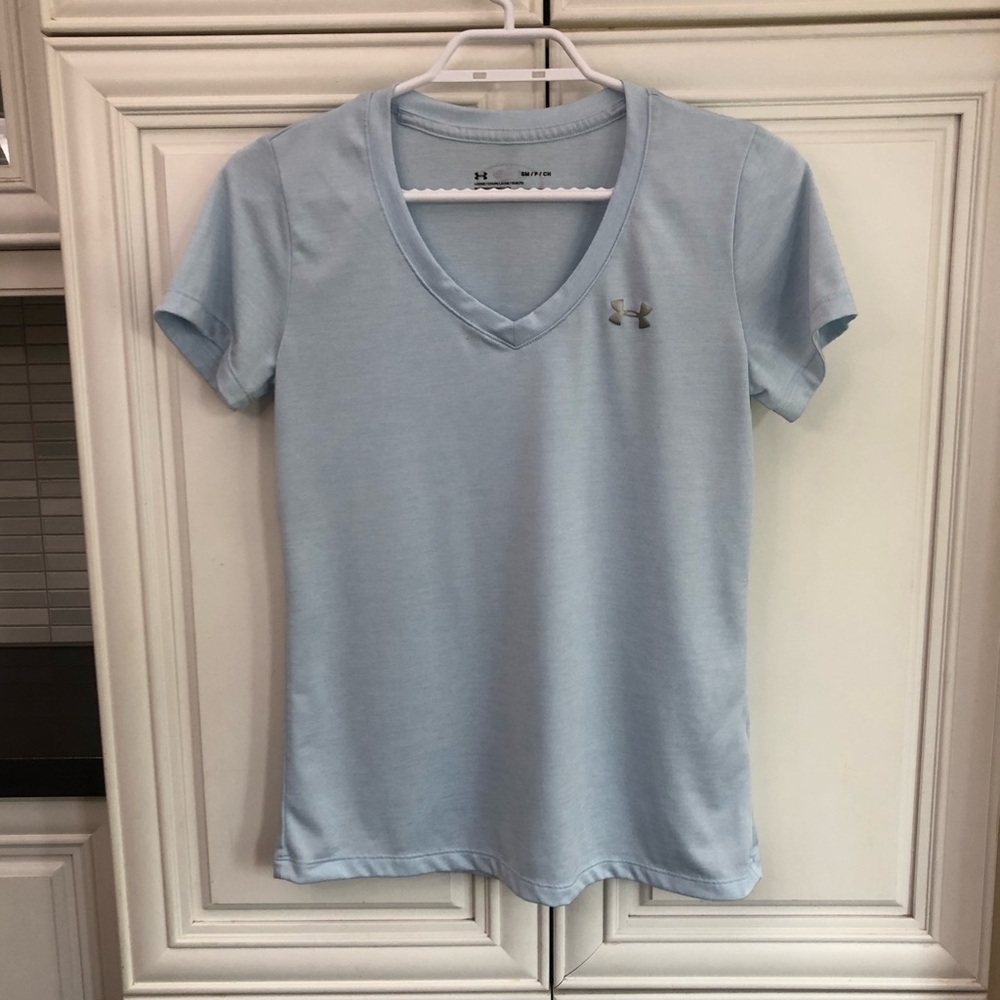 Under Armour Women’s v-neck t-shirt